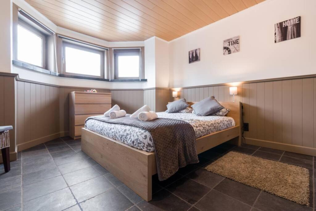 Appartement Spacious Aan Damse Vaart @ *