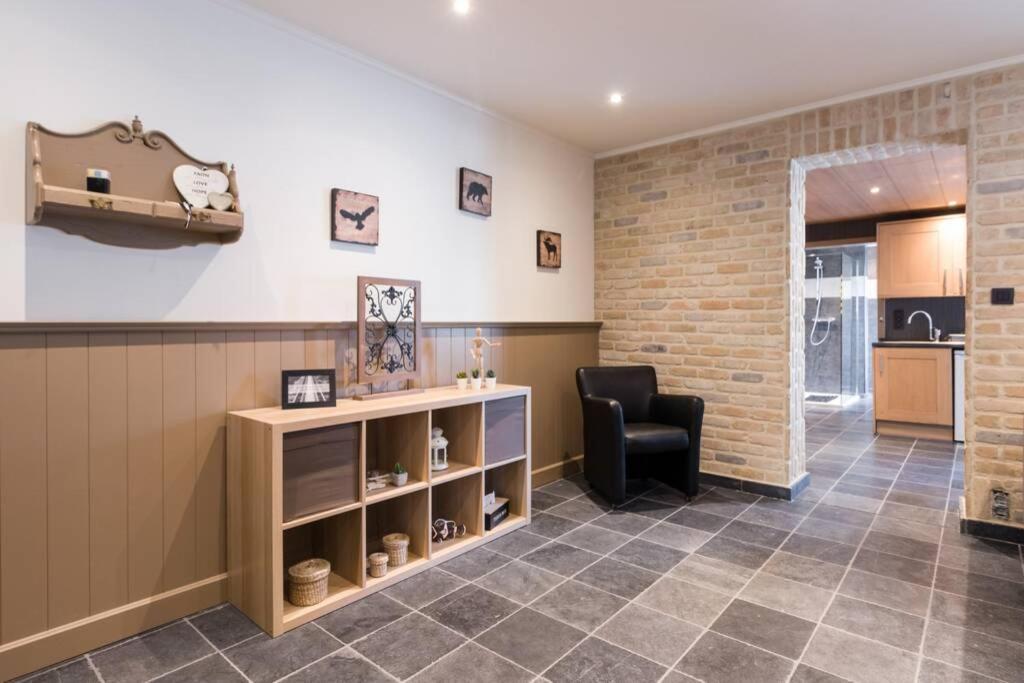 Appartement Spacious Aan Damse Vaart @ *