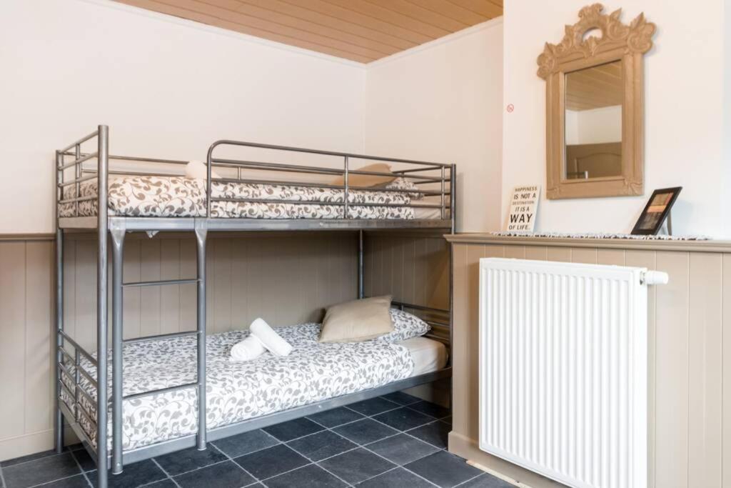 Spacious Aan Damse Vaart @ Appartement *
